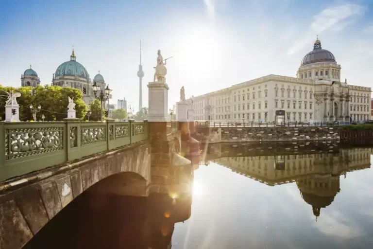 Humboldt Forum Berlin in der Abendsonne